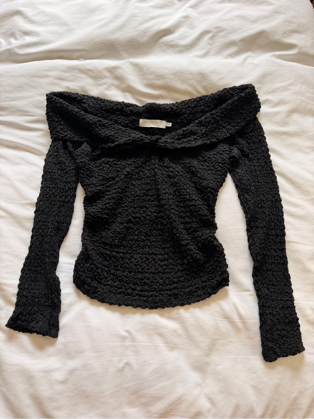 Astr Black Off-the-Shoulder Textured Knit Top
